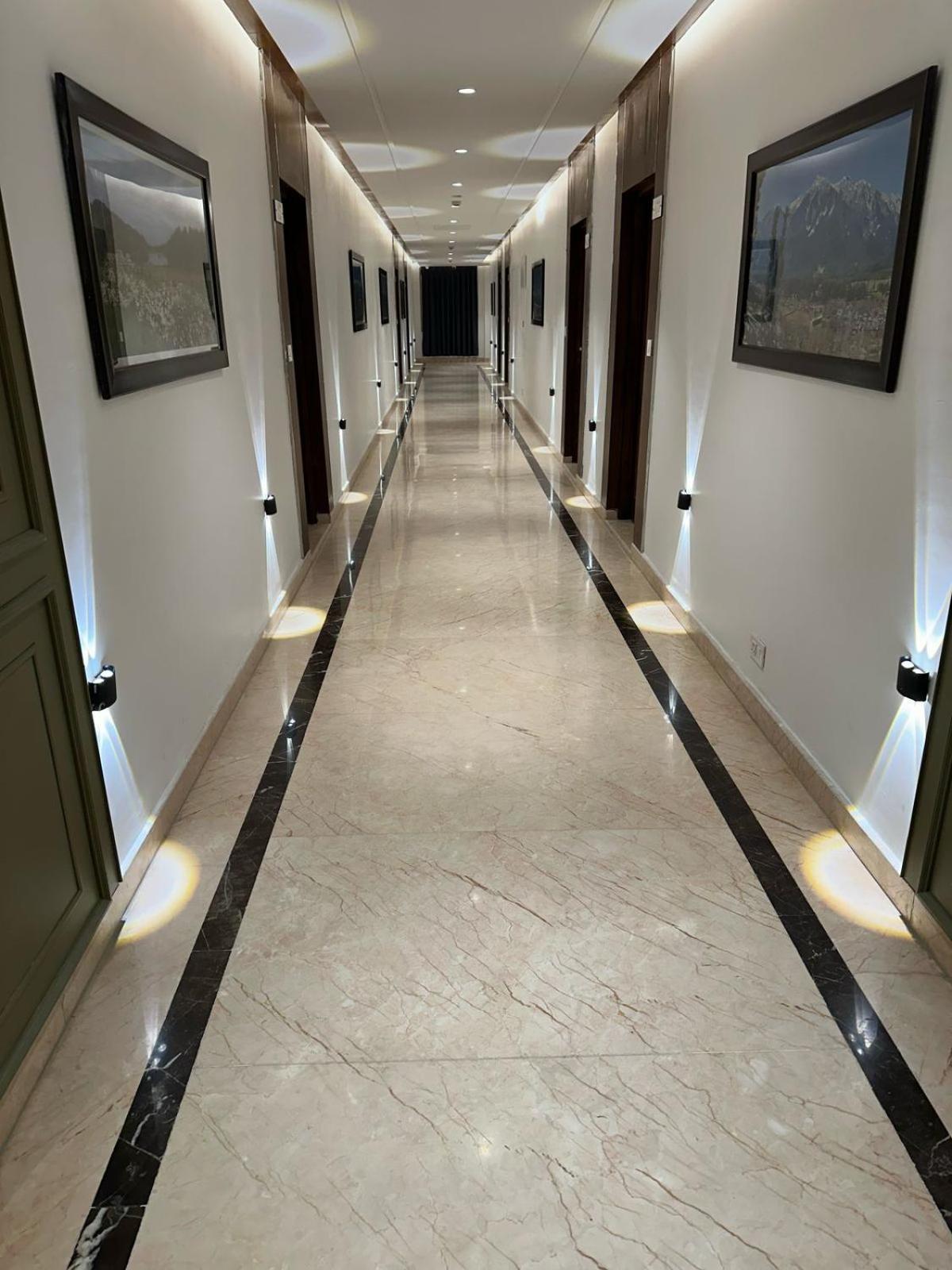 โฮเต็ล เดอะ แกรนด์ มัมตา Hotel ศรีนาการ์ ภายนอก รูปภาพ
